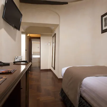 Hotel Teatro Pace 3*