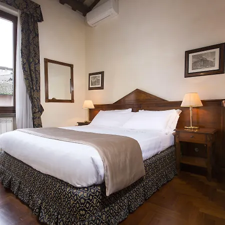 فندق تياترو بيس